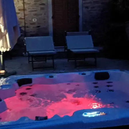 شقة Il Borgo Delle Rondini كورتونا